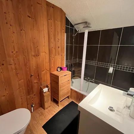 2 Pièces à Châtel, Balcon, Près Télécabine - Fr-1-198-258 *